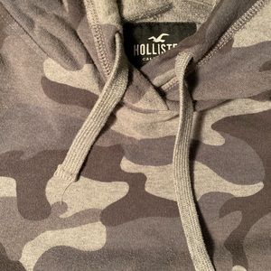 Cropped camo Hollister hoodie